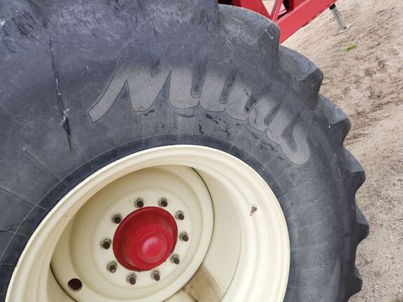 2015 Unverferth 1082 Grain Cart