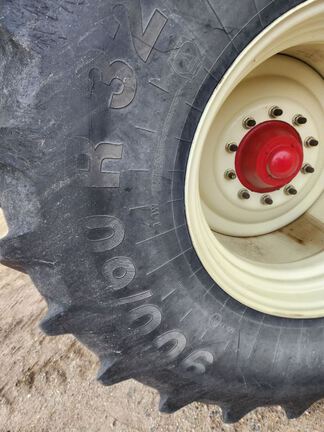 2015 Unverferth 1082 Grain Cart