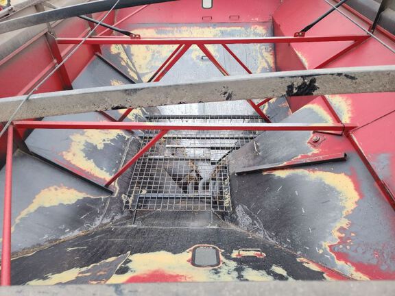 2015 Unverferth 1082 Grain Cart