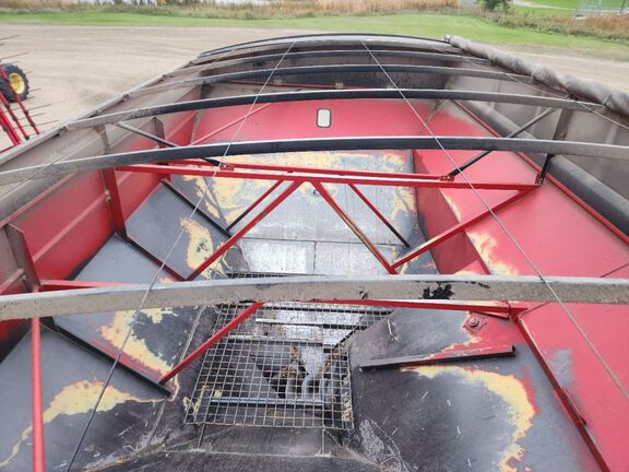 2015 Unverferth 1082 Grain Cart