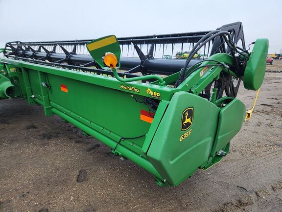 2010 John Deere 635F Header Combine