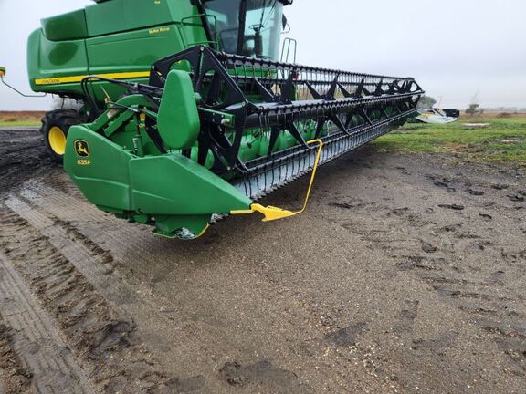 2010 John Deere 635F Header Combine