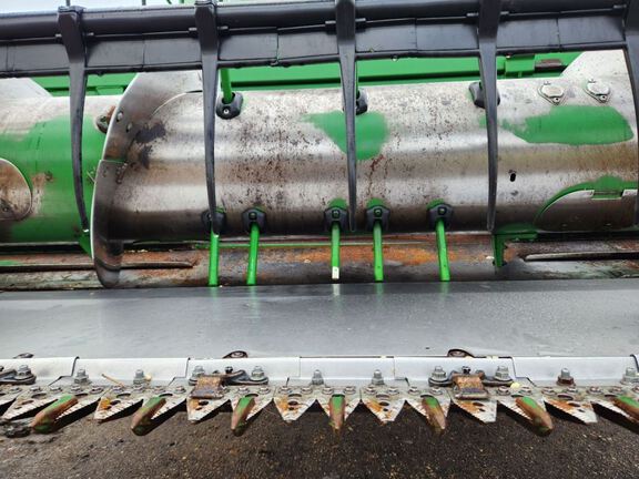 2010 John Deere 635F Header Combine