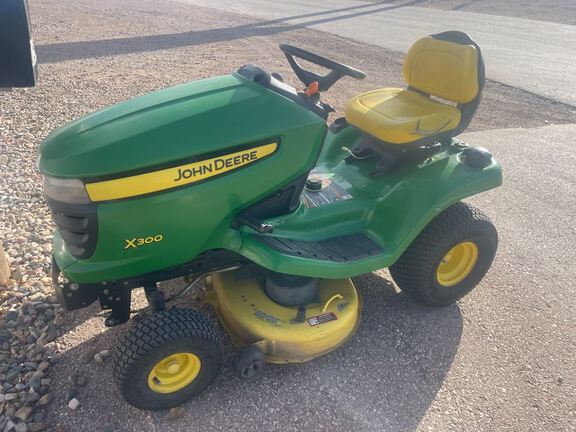 2009 John Deere X300 Garden Tractor