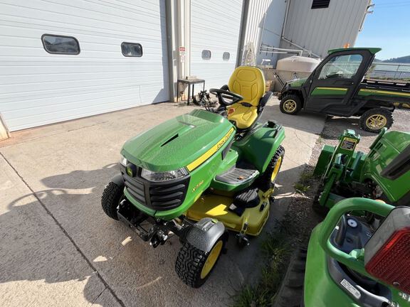 2020 John Deere X738 Garden Tractor