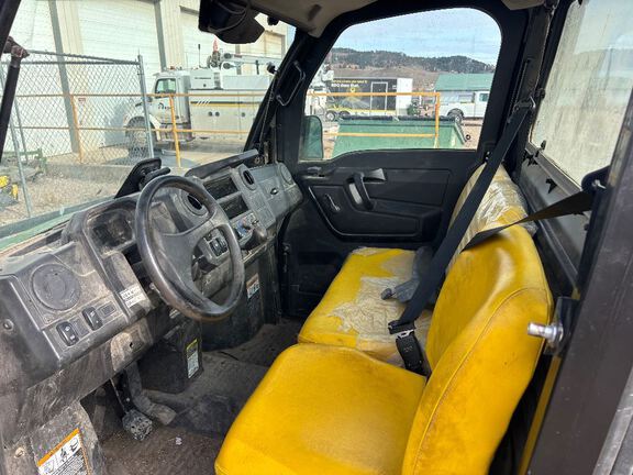 2021 John Deere XUV835M ATV