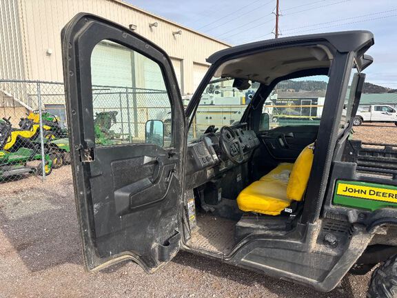 2021 John Deere XUV835M ATV
