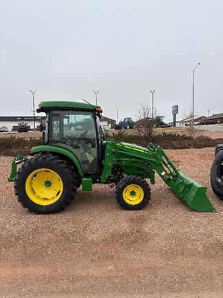 2017 John Deere 4066R Tractor Compact