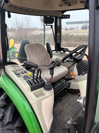 2017 John Deere 4066R Tractor Compact