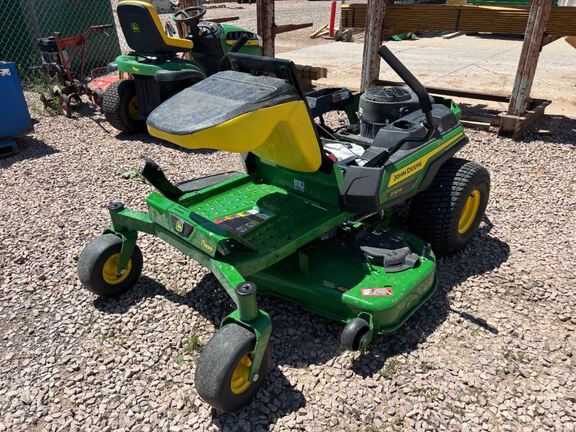 2026 John Deere Z325E Mower/Zero Turn