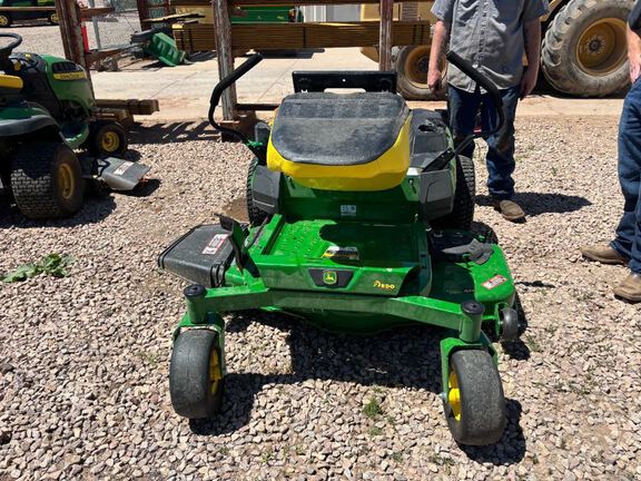 2026 John Deere Z325E Mower/Zero Turn