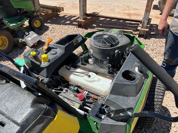 2026 John Deere Z325E Mower/Zero Turn