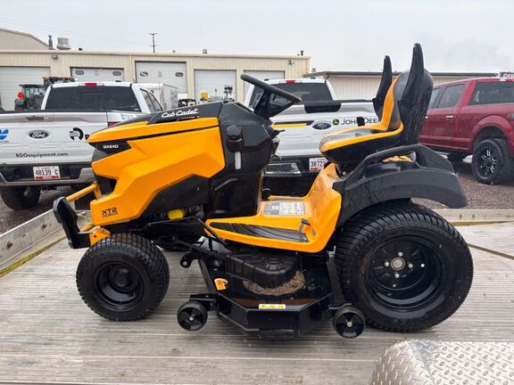 2024 Cub Cadet XT2 Garden Tractor