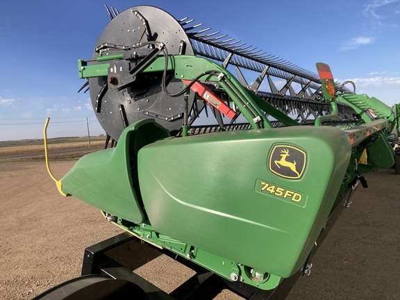 2020 John Deere 745FD Header Combine