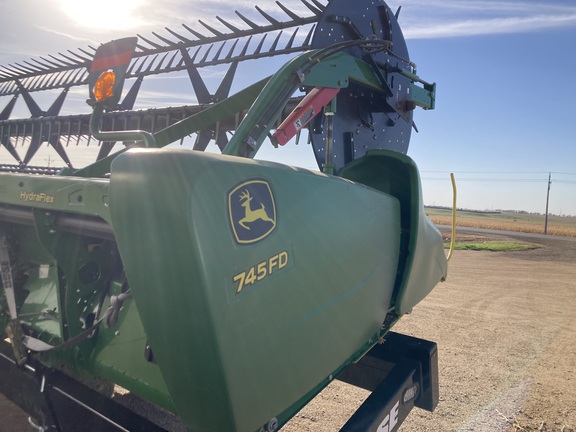 2020 John Deere 745FD Header Combine