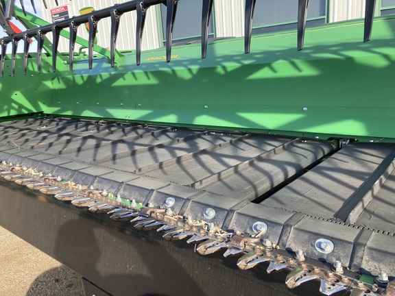 2020 John Deere 745FD Header Combine