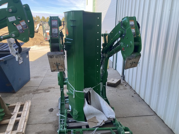 2022 John Deere 540R Loader