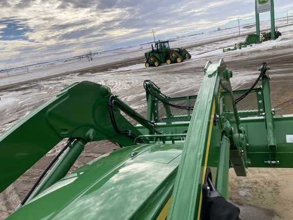 2023 John Deere 640R Loader