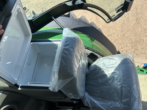 2024 John Deere 7R 210 Tractor
