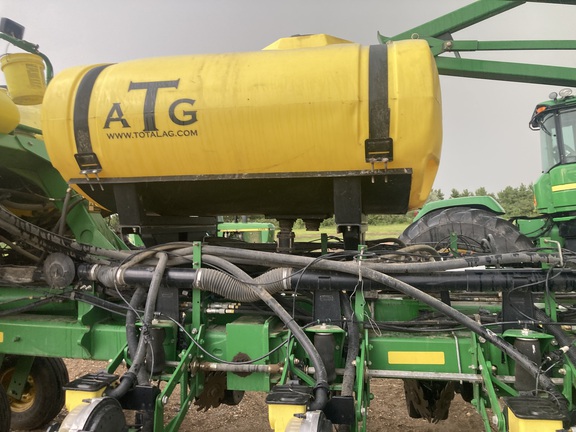 2012 John Deere 1770NT CCS Planter