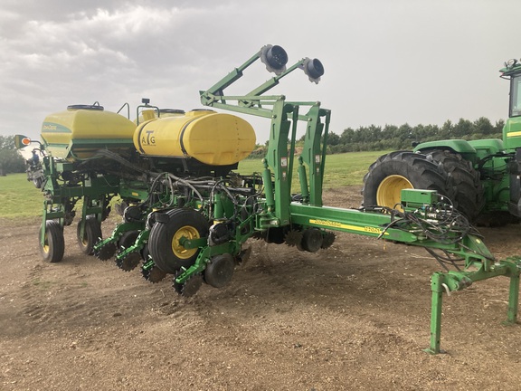 2012 John Deere 1770NT CCS Planter