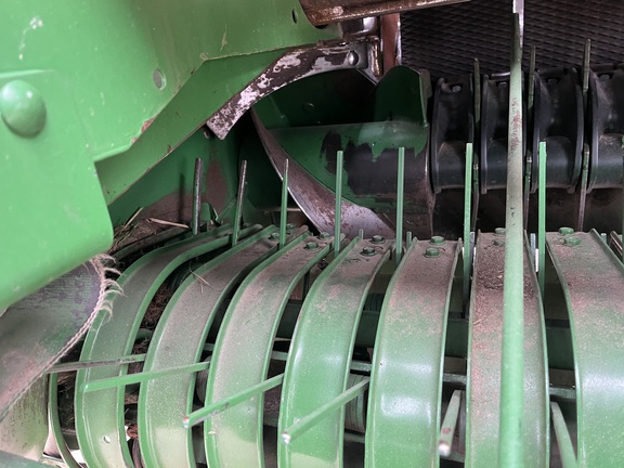 2022 John Deere 560M Baler/Round