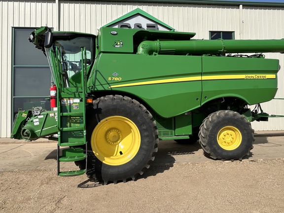 2022 John Deere S780 Combine