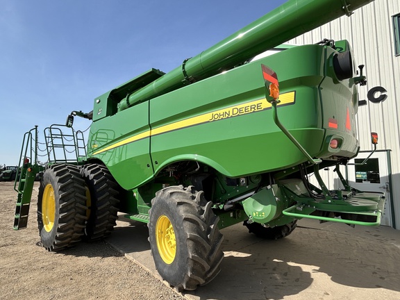 2022 John Deere S780 Combine