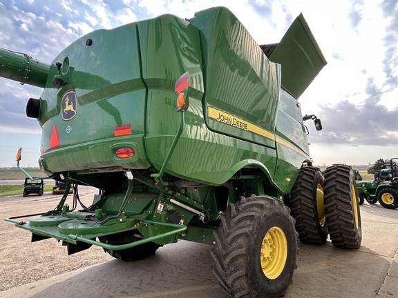 2022 John Deere S780 Combine