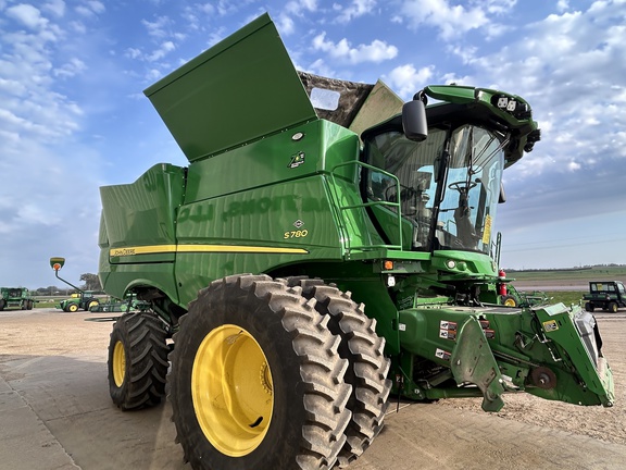 2022 John Deere S780 Combine