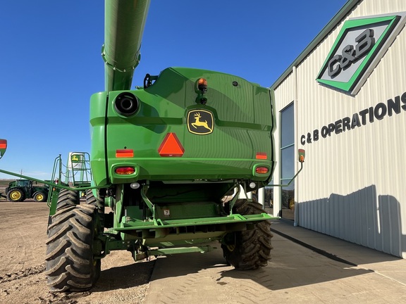 2017 John Deere S680 Combine