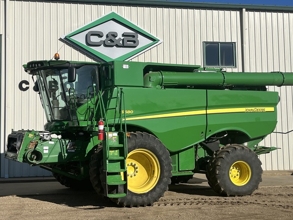 2017 John Deere S680 Combine