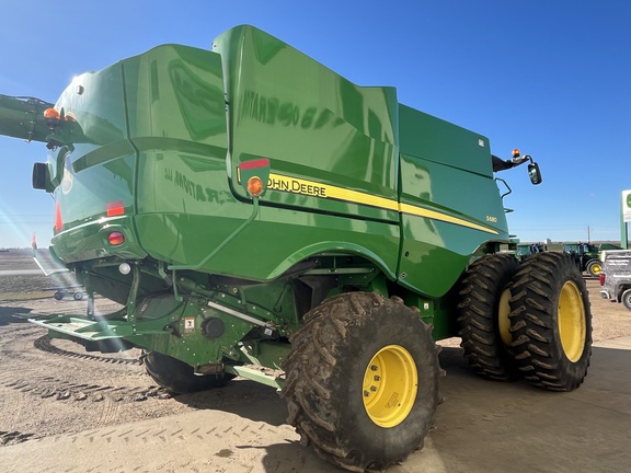 2017 John Deere S680 Combine