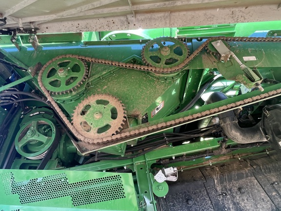 2017 John Deere S680 Combine