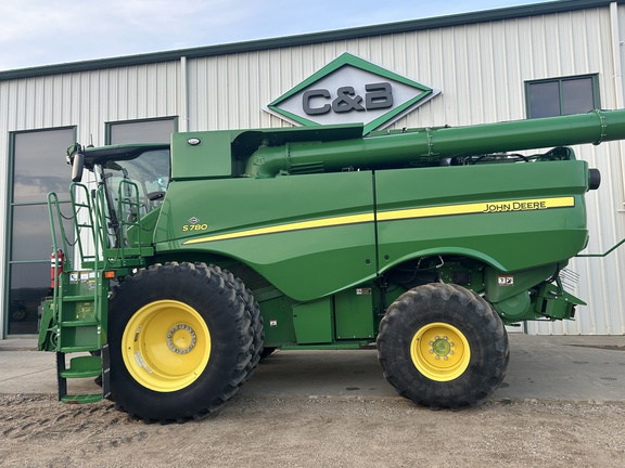 2022 John Deere S780 Combine