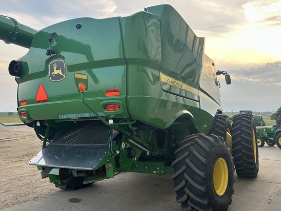 2022 John Deere S780 Combine