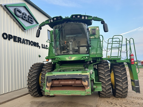 2022 John Deere S780 Combine