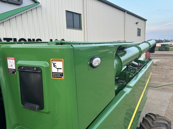 2022 John Deere S780 Combine
