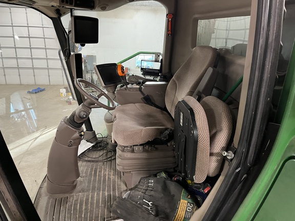 2015 John Deere S680 Combine