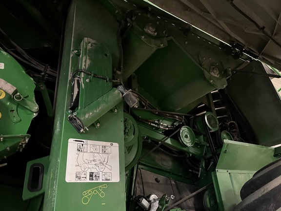 2015 John Deere S680 Combine