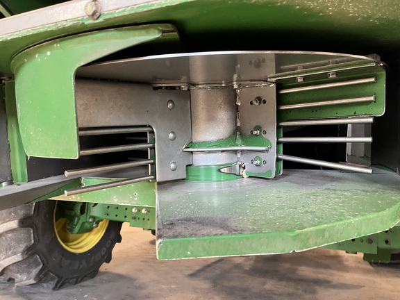 2015 John Deere S680 Combine