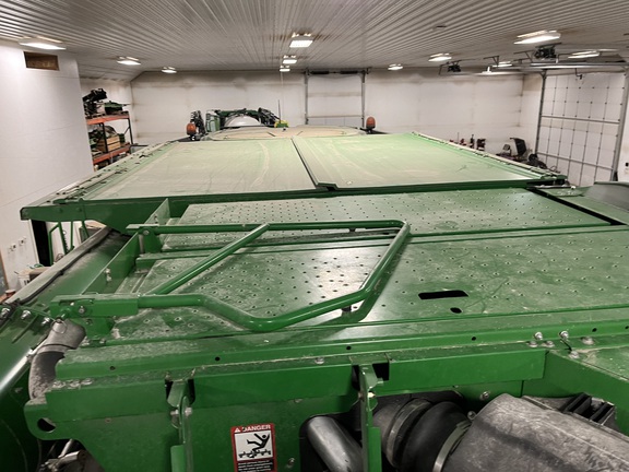 2015 John Deere S680 Combine