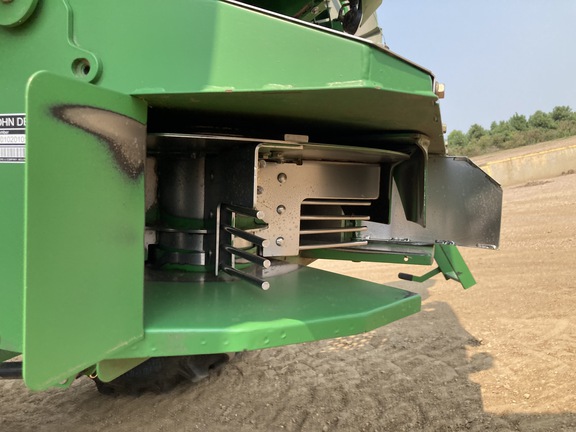 2015 John Deere S680 Combine