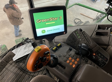 2015 John Deere S680 Combine