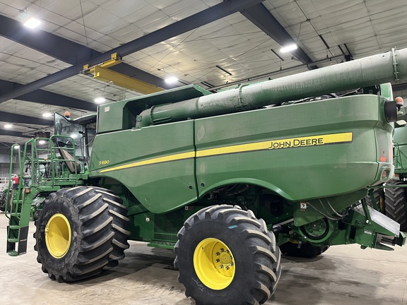 2015 John Deere S680 Combine
