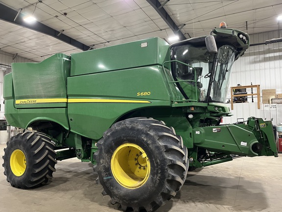 2015 John Deere S680 Combine
