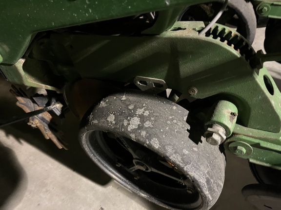 2008 John Deere 1760 Planter