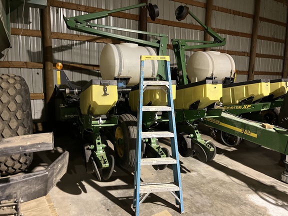 2008 John Deere 1760 Planter