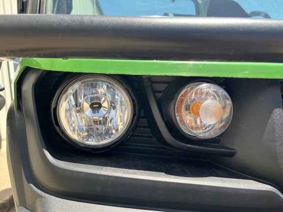 2022 John Deere XUV 835R ATV