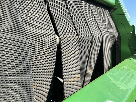 2019 John Deere 560M Precutter Baler/Round
